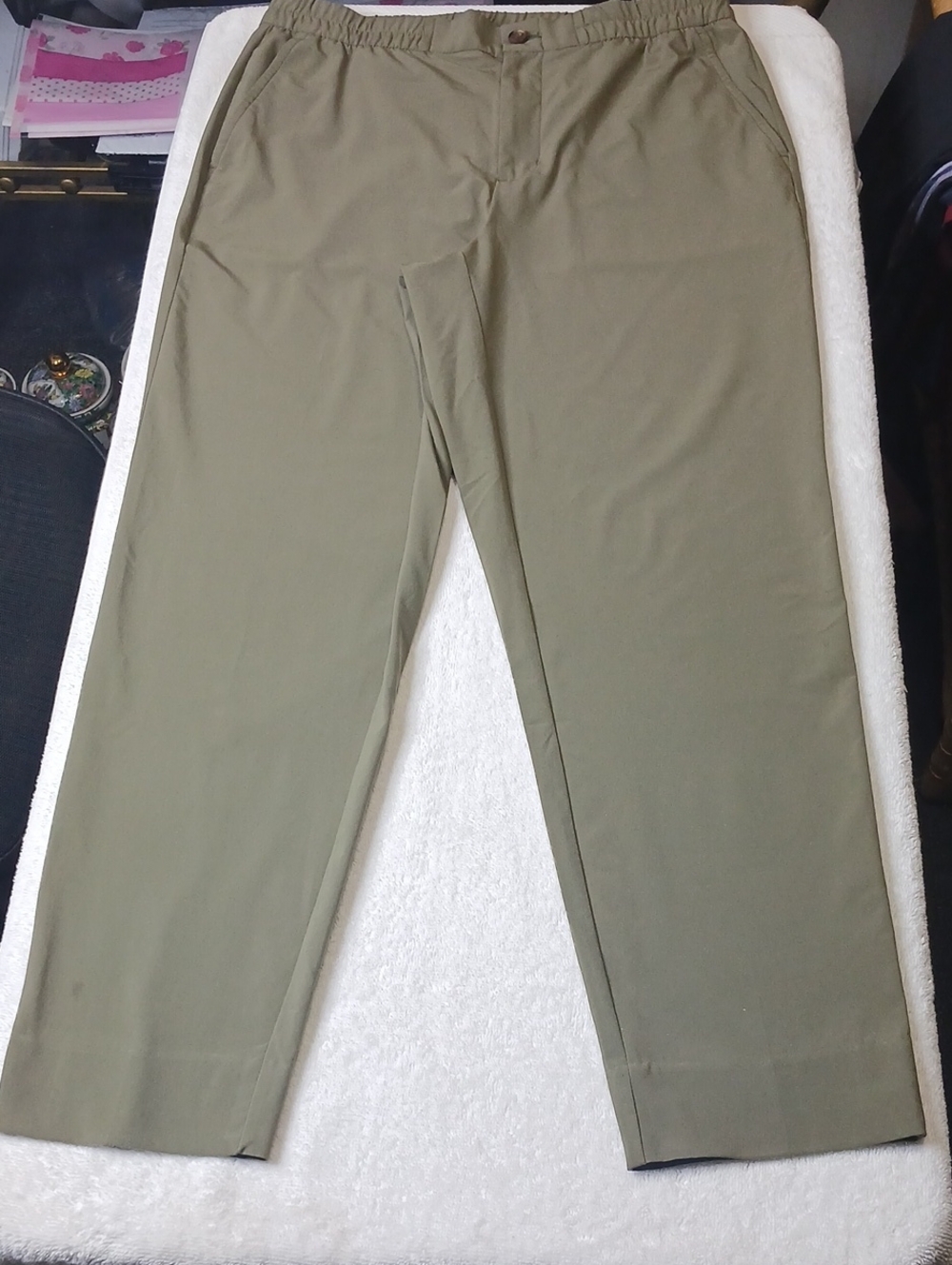 Banana Republic Men's Olive Chino Pants
